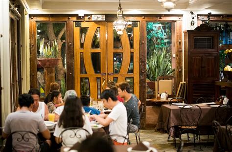 The best 10 restaurants and places to eat in Tarlac .